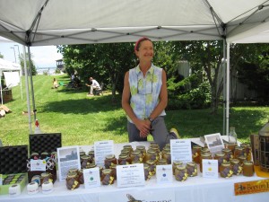 Mary Woltz Bees' Needs Mary Woltz Bees' Needs