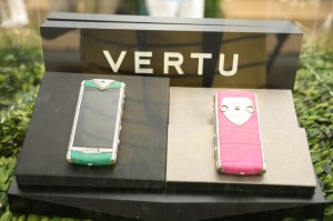 Pink With Envy for the Vertu Constellation
